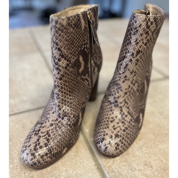 I.N.C. International Concepts Taytee Women's Snake Skin Style Ankle Zip Boots 10 - Picture 2 of 16